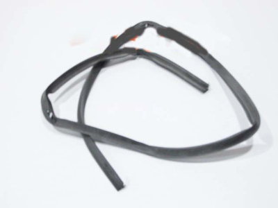 УПЛОТНИТЕЛЬ ДВЕРИ